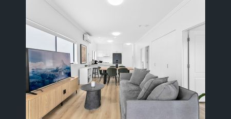 Rare find - Stylish first-floor apartment with leafy views - Photo 2