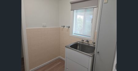 Charming 2-Bedroom Home in Prime Niddrie Location - Photo 4