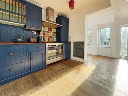 3 bedroom terraced house to rent - Photo 5