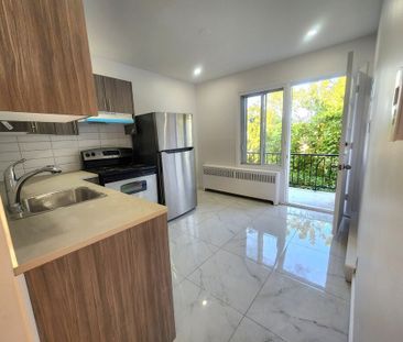Renovated 4 1/2 TOP FLOOR, Ville Emard - Photo 1