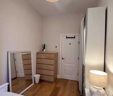 Luxury Double Bedroom in Mapesbury Estate Garden Flat - Photo 3