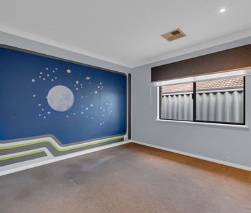 Large Three Bedroom Home in Baldivis - Photo 2