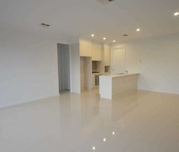 Open the Door to Light and bright family living - Photo 1