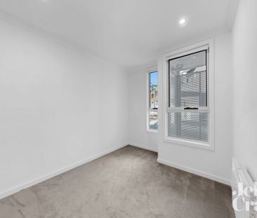 23 Yellowstone Street, South Morang - Photo 1
