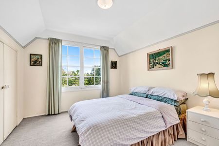 12 MONTH LEASE ONLY - CHARMING FAMILY HOME IN A PEACEFUL CUL-DE-SAC - Photo 3