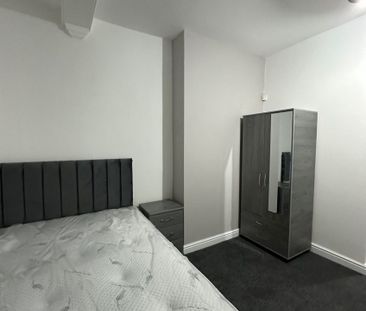 Dickenson Road Manchester - Photo 5