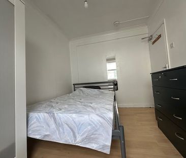 Room in a Shared House, St. Pauls Street, BN2 - Photo 6