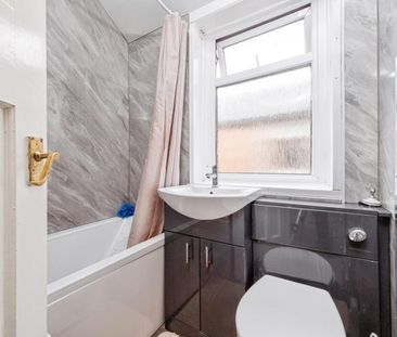 3 bedroom house to rent Abbey Street, Northampton, Northamptonshire, NN5 - Photo 6