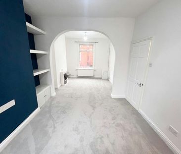 Terraced House to rent on - Photo 6