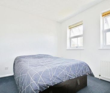 2 bedroom end of terrace house to rent - Photo 5