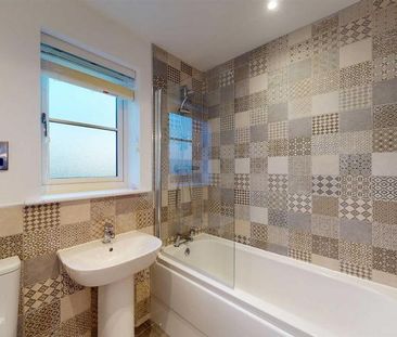 2 bedroom semi-detached house to rent - Photo 6