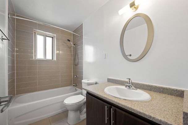 For Lease - 2300 Marine Drive Unit# 304, Oakville, Ontario - Photo 1