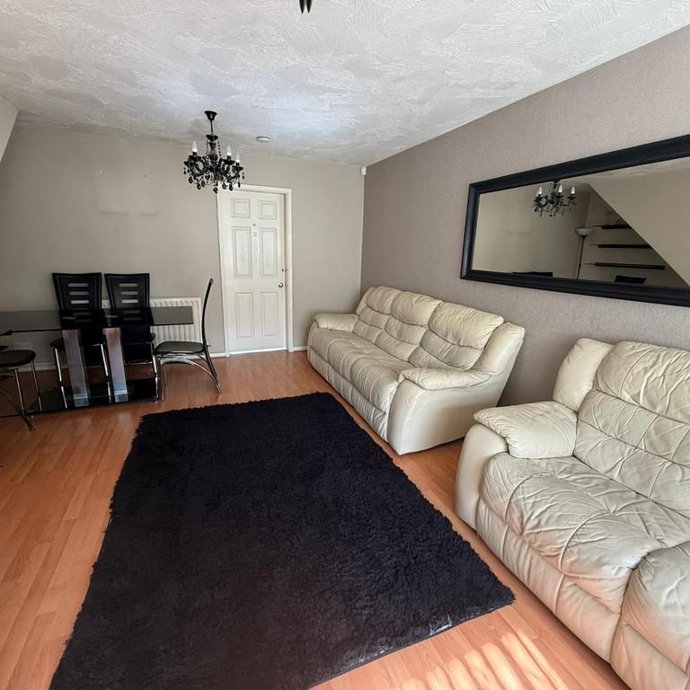 3 bedroom terraced house to rent - Photo 1