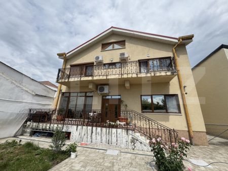Casa de inchiriat, cu 12 camere, zona Puskin - Fotografie 3