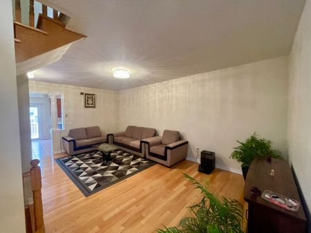 For Lease - 42 Crystalview Crescent Unit# #Upper, Brampton, Ontario - Photo 4