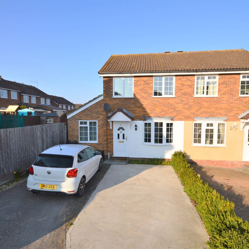 Gainsborough Drive, Lawford, Manningtree, CO11 2JU - Photo 1