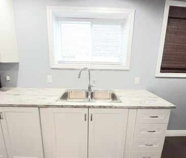 For Lease - 12 Vanier Drive, Welland, Ontario - Photo 2