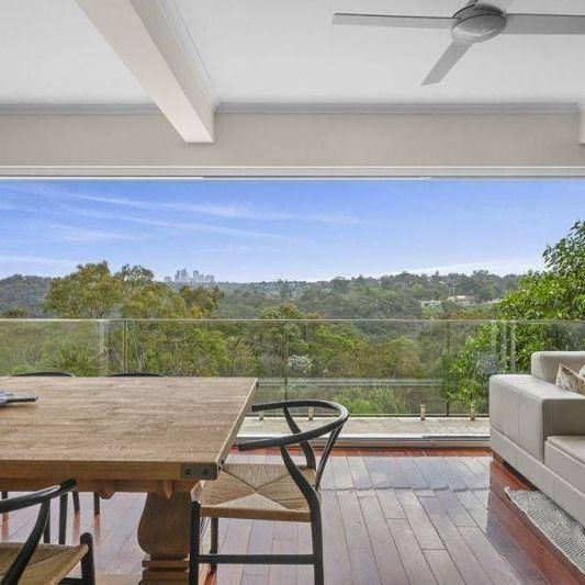 Luxury home - semi detached self contained area for rent - Photo 1