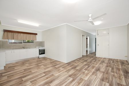 2/64 English Street, Manunda QLD 4870 - House For Rent | Domain - Photo 3