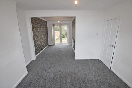 3 bedroom terraced house to rent - Photo 3