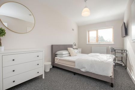 6 bedroom semi-detached house to rent - Photo 4