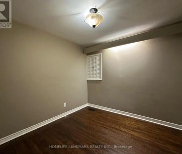 28 LANDFAIR CRESCENT - Photo 3