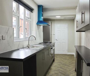 3 bedroom terraced house to rent - Photo 2