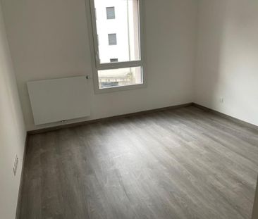 Location Appartement 3 pièces 58m² THONON LES BAINS 74200 - Photo 2