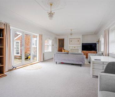 4 bedroom semi-detached house to rent - Photo 1