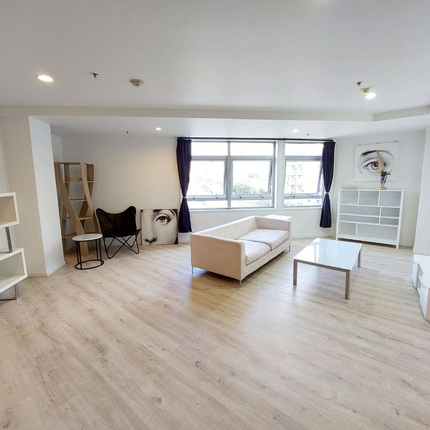 Recently Renovated Apartment - Photo 1