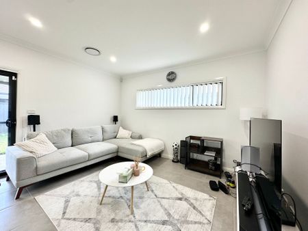 Modern Family Home in Prime Austral Location - Photo 4