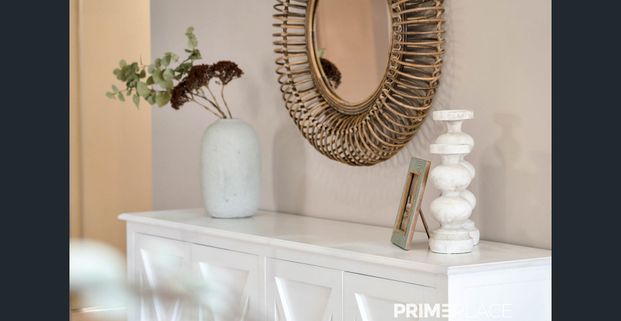 A Home of Timeless Quality and Ex-Display Prestige - Photo 1