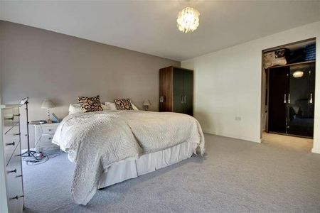 The Arts Centre, Reginald Road, Southsea, PO4 - Photo 2