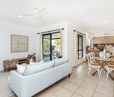 Spacious Family Living in a Peaceful Cul-de-Sac – Solar, Privacy & ... - Photo 3