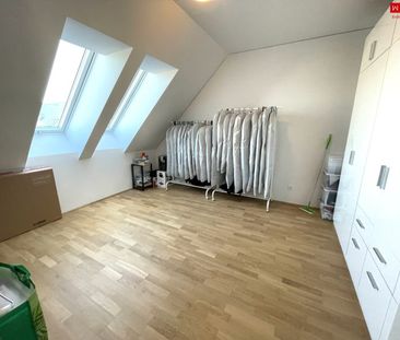 Stilvolle 3-Zimmer-Dachgeschosswohnung mit Balkon in ruhiger Wohnla... - Foto 6