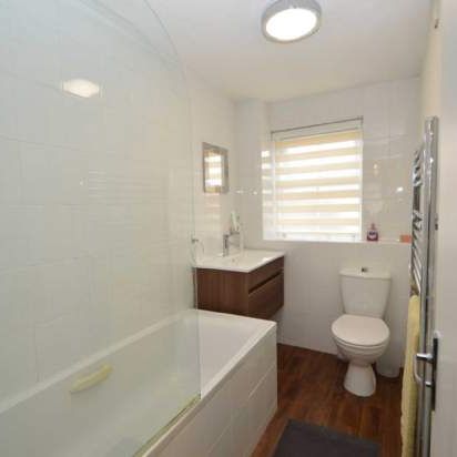 1 bedroom property to rent in Chertsey - Photo 1