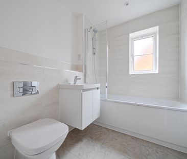 3 bedroom semi-detached house to rent - Photo 1