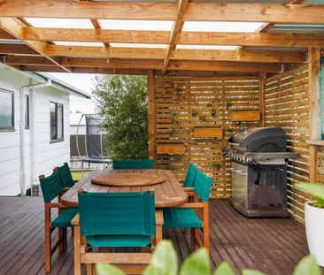 Feilding - Four Bedroom - Photo 5