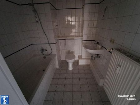 große 3 Zimmer Wohnung schöner Altbau DG - Photo 4