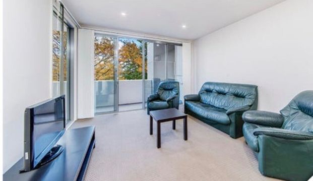Lyneham - Photo 1