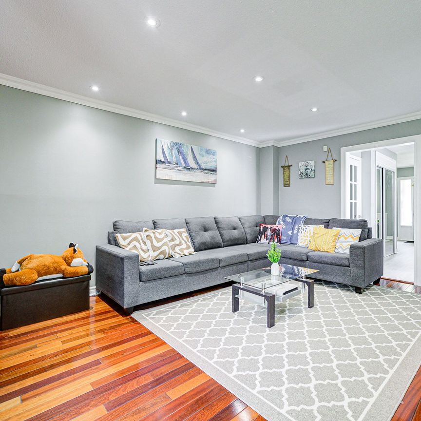 For Lease - 5 Gloucester Place, Brampton, Ontario - Photo 1