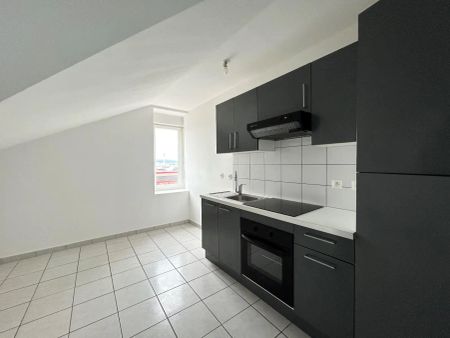 Appartement à louer 5 pièces 85.57m² - Photo 2