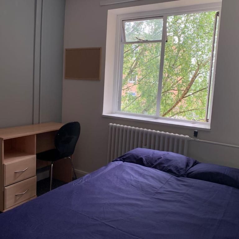 Room in a Shared House, Montgomery House, M16 - Photo 1