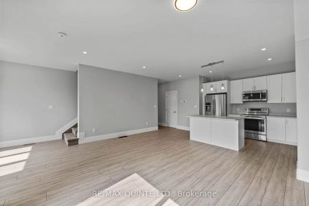 Condo Townhouse For Lease | X9231986 - Photo 4