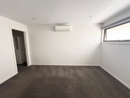2/20 Jacka Street, Preston VIC 3072 - Photo 2