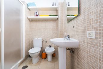 SE ALQUILA PISO CALLE SAN FRANCISCO AMUEBLADO 1300?MES (alquiler por temporada hasta 11 me – 0067-04493