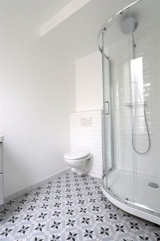 Appartement 2/3 Pièces Face Ambassade de Grande Bretagne, - Photo 5