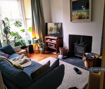 3 bedroom terraced house to rent - Photo 2