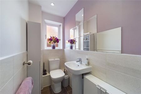 3 bedroom semi-detached house to rent - Photo 4