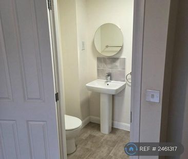 3 bedroom detached house to rent - Photo 2